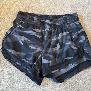 Athleta Black and Gray Patterned Shorts